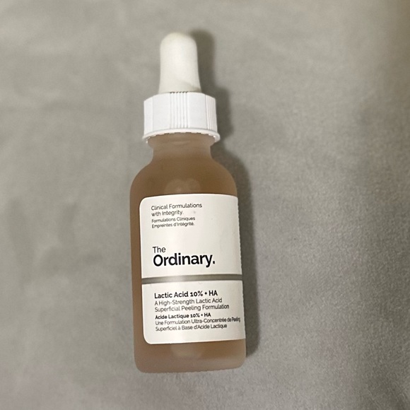 THE ORDINARY
Lactic Acid 5% + HA - Picture 2 of 2